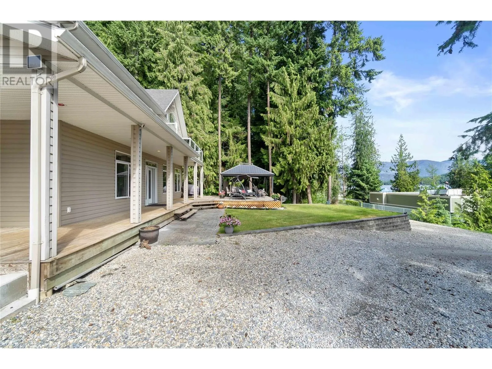 2524 Blind Bay Road