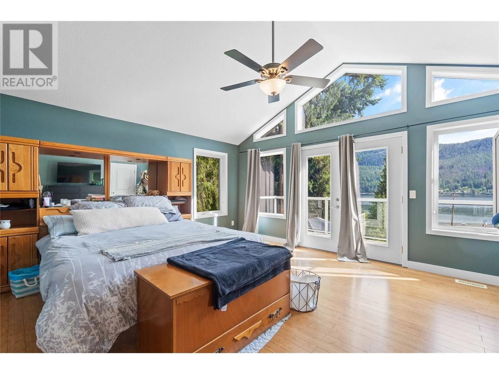 2524 Blind Bay Road