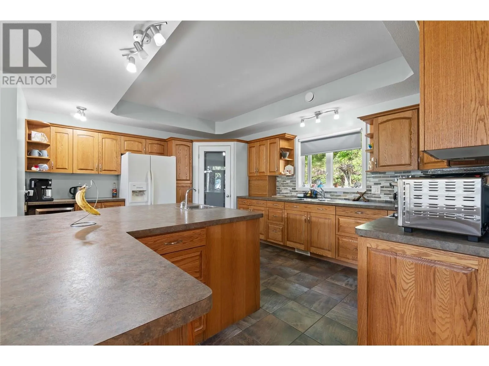 2524 Blind Bay Road