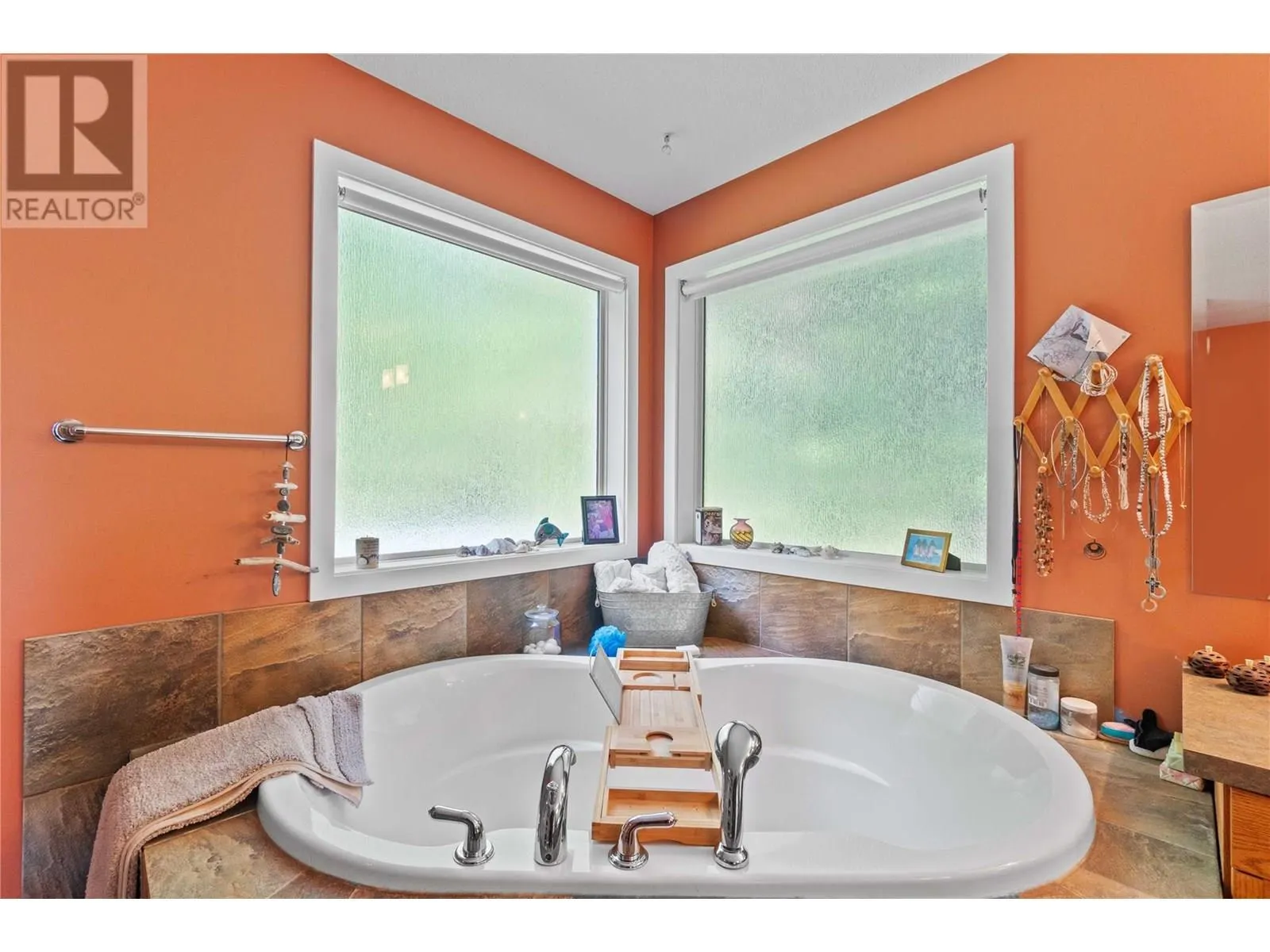 2524 Blind Bay Road