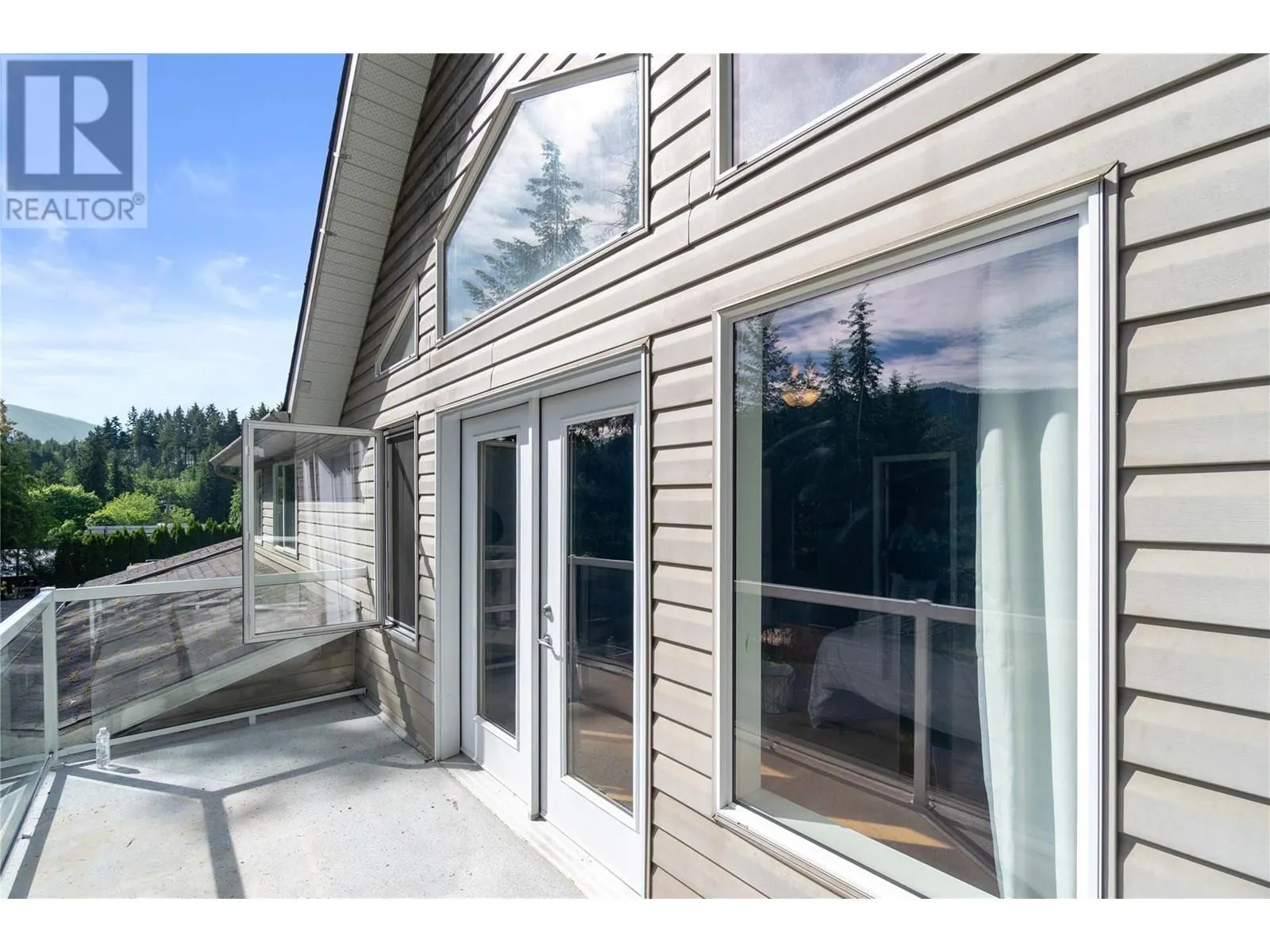 2524 Blind Bay Road