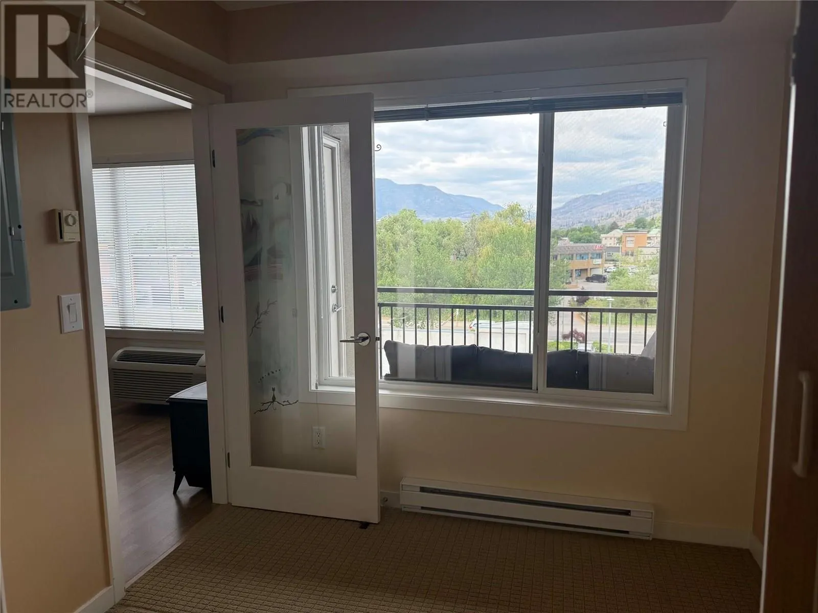 1550 Dickson Avenue Unit# 421