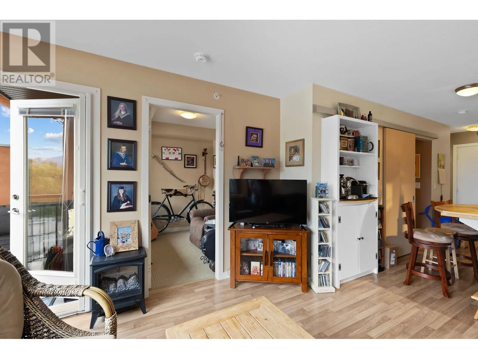 1550 Dickson Avenue Unit# 421
