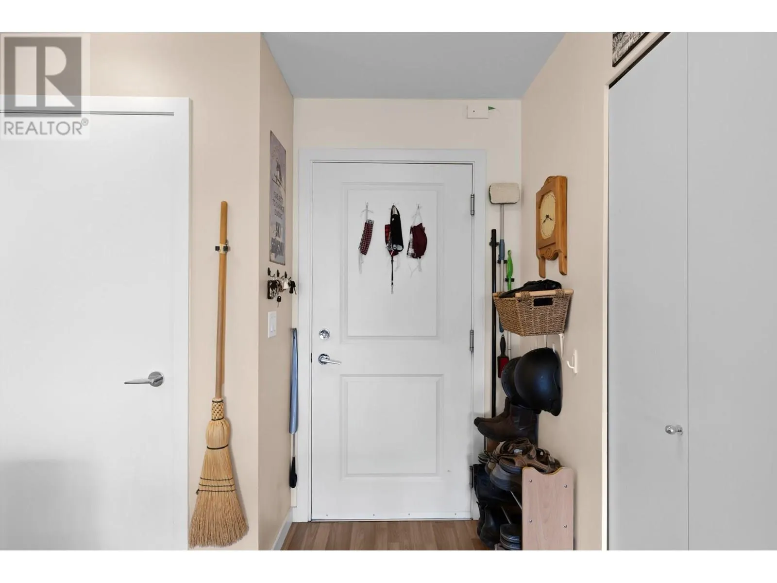1550 Dickson Avenue Unit# 421