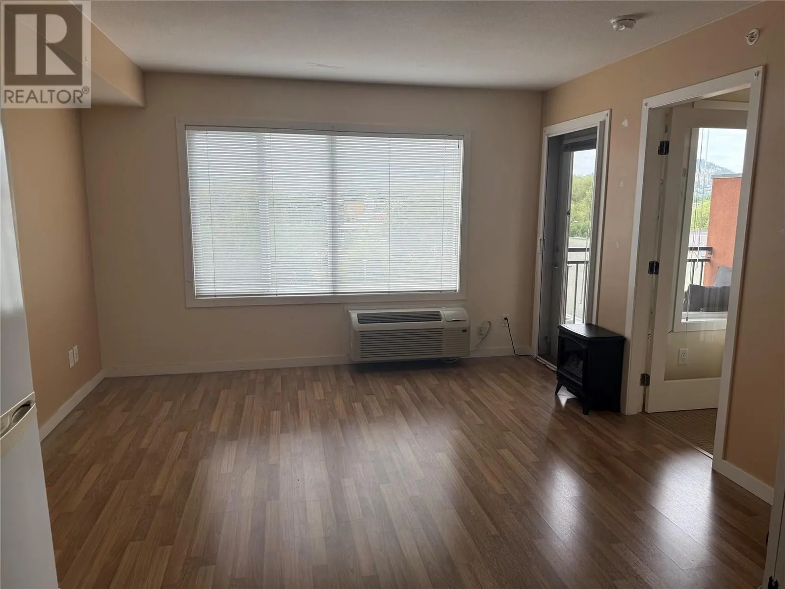 1550 Dickson Avenue Unit# 421