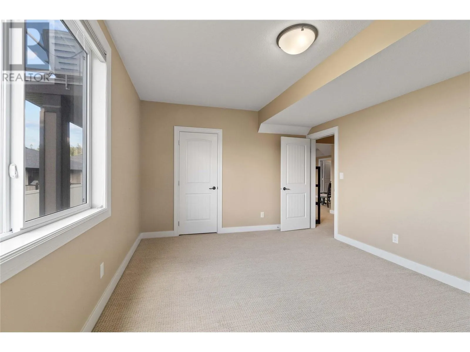 1431 Auto Road SE Unit# 4