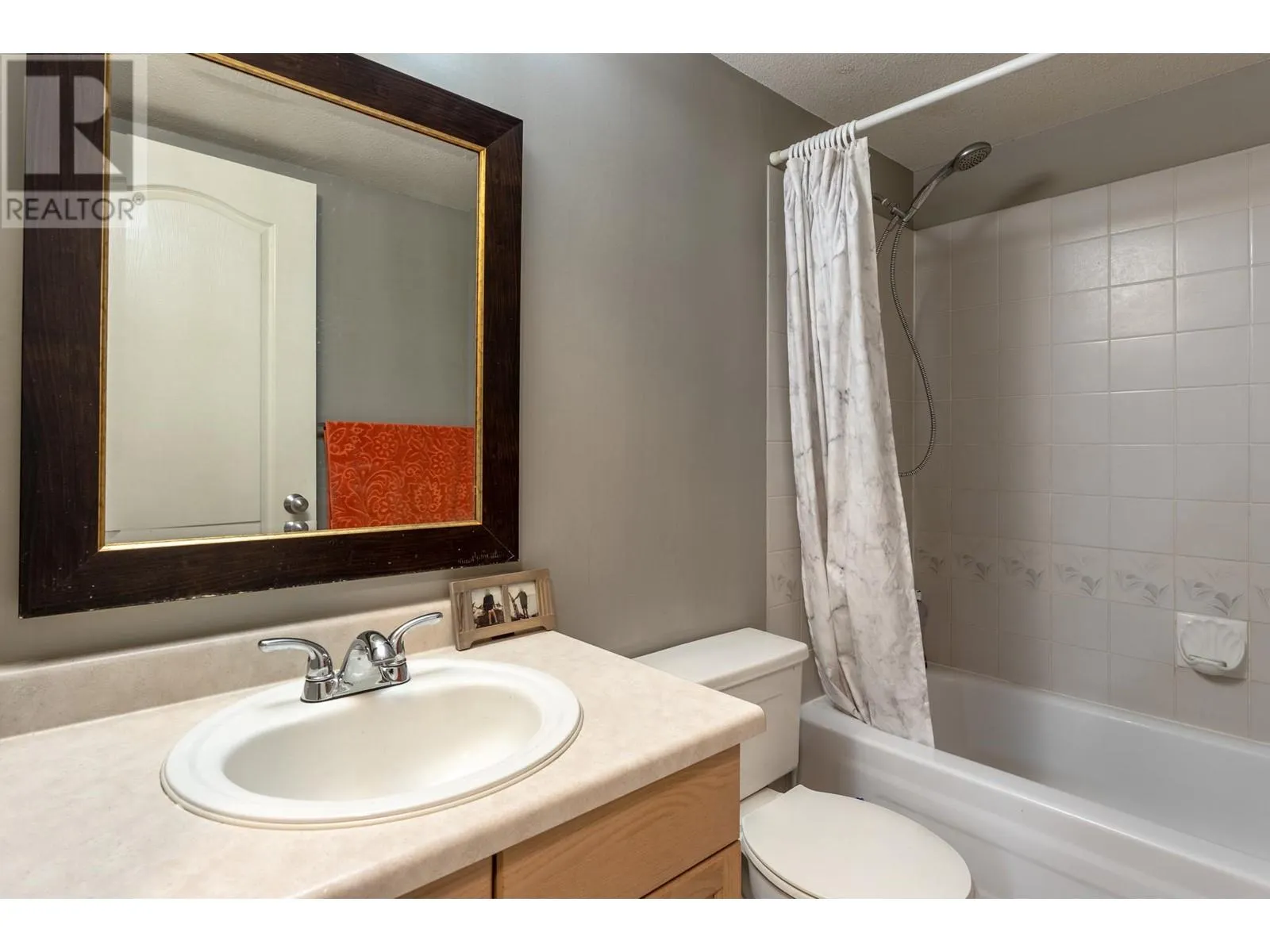 3160 Casorso Road Unit# 313