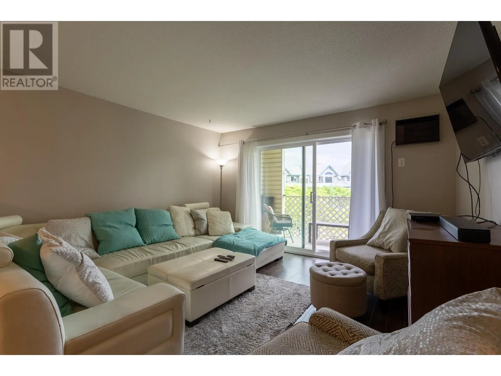 3160 Casorso Road Unit# 313