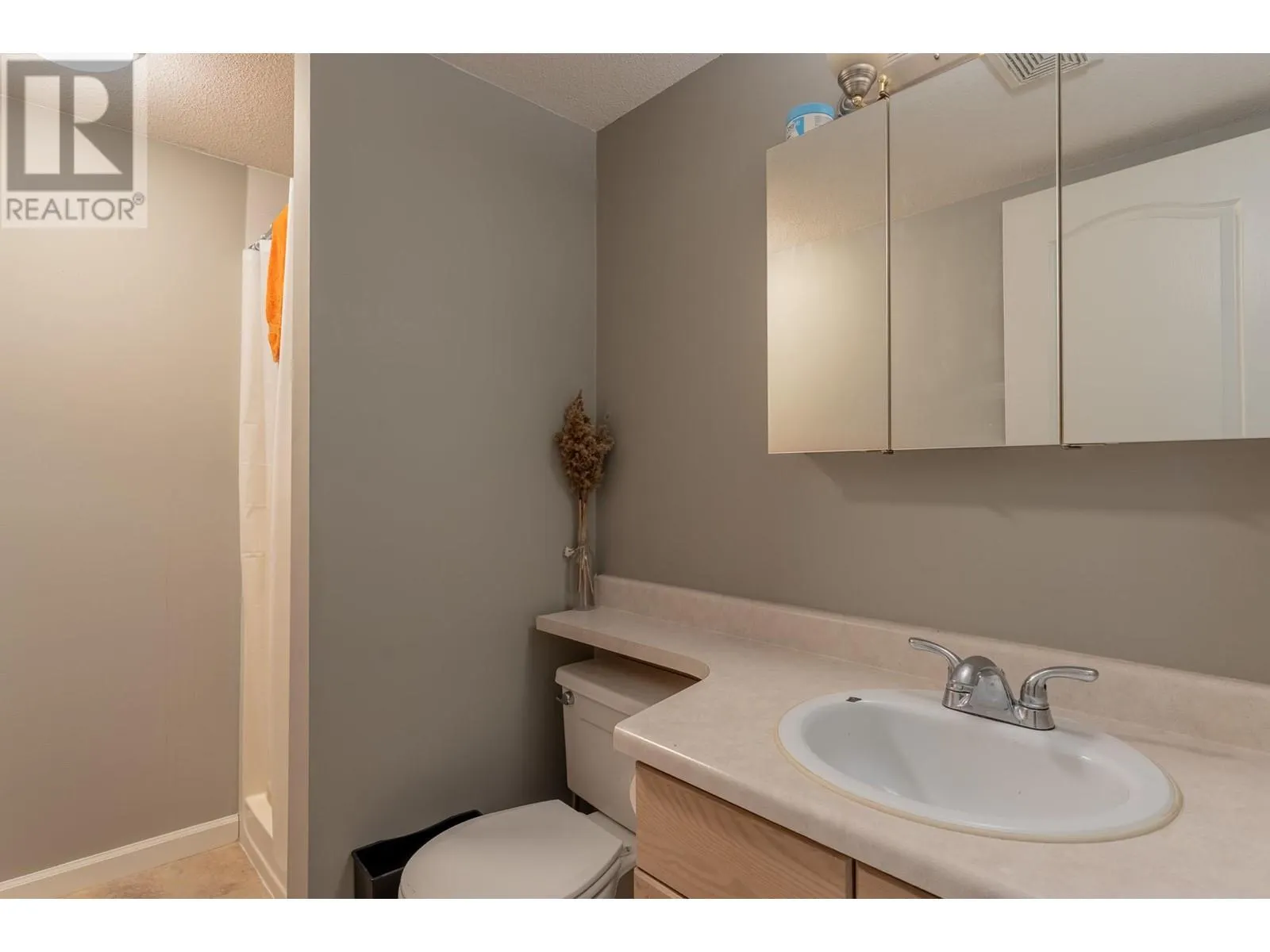 3160 Casorso Road Unit# 313