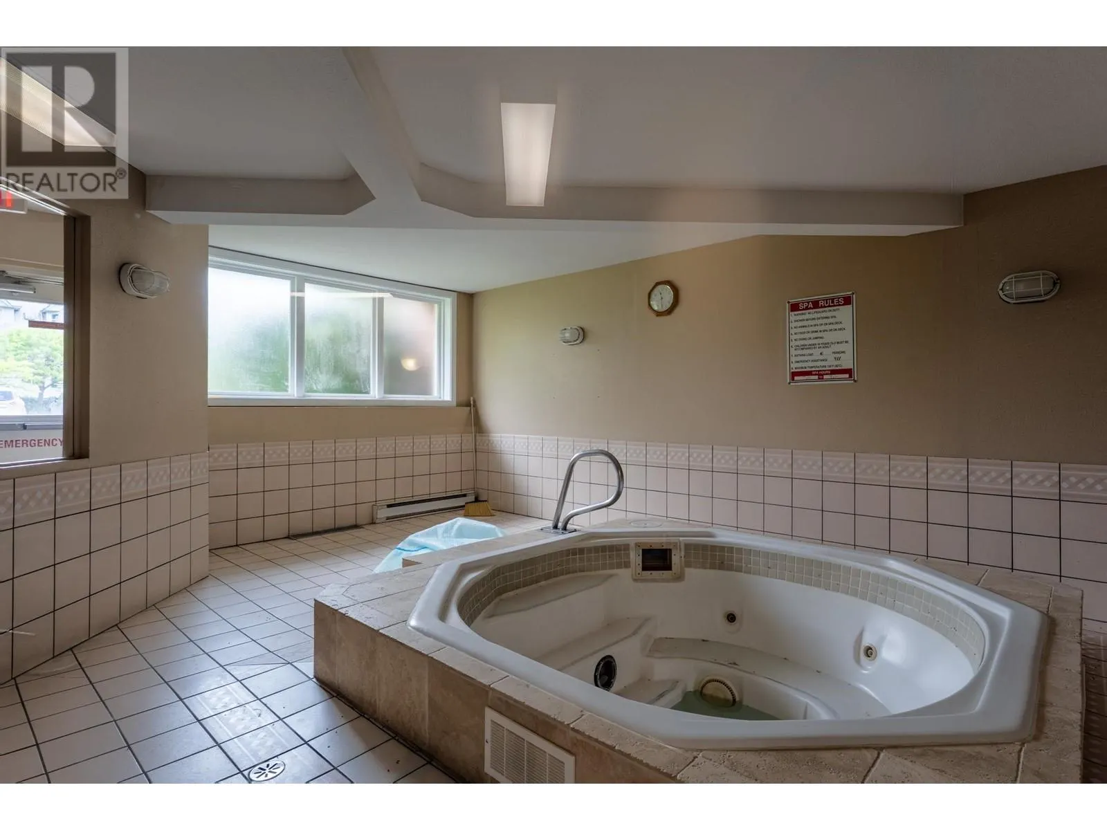 3160 Casorso Road Unit# 313