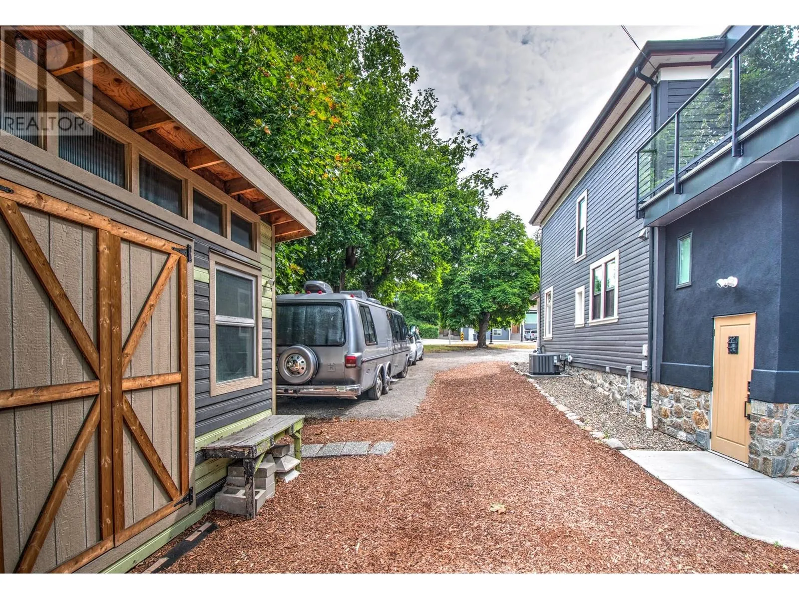 3102 Pleasant Valley Road