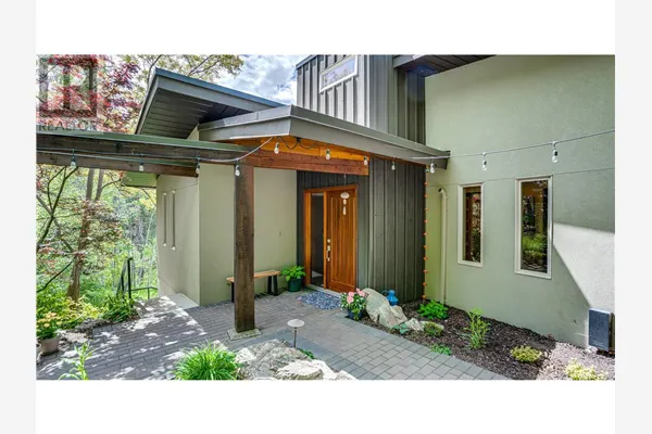 1294 Galiano Road