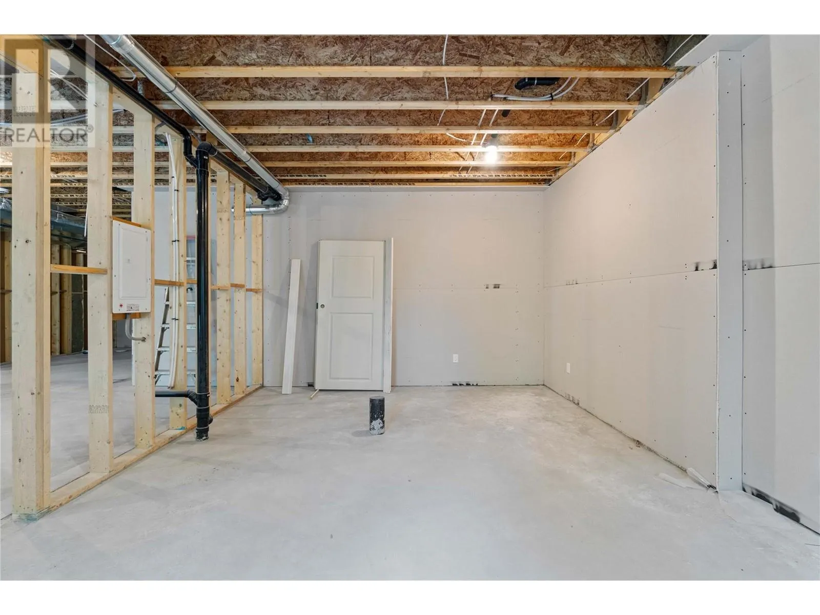 806 Cliff Avenue Unit# 104