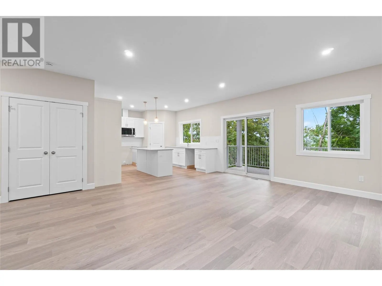 806 Cliff Avenue Unit# 104