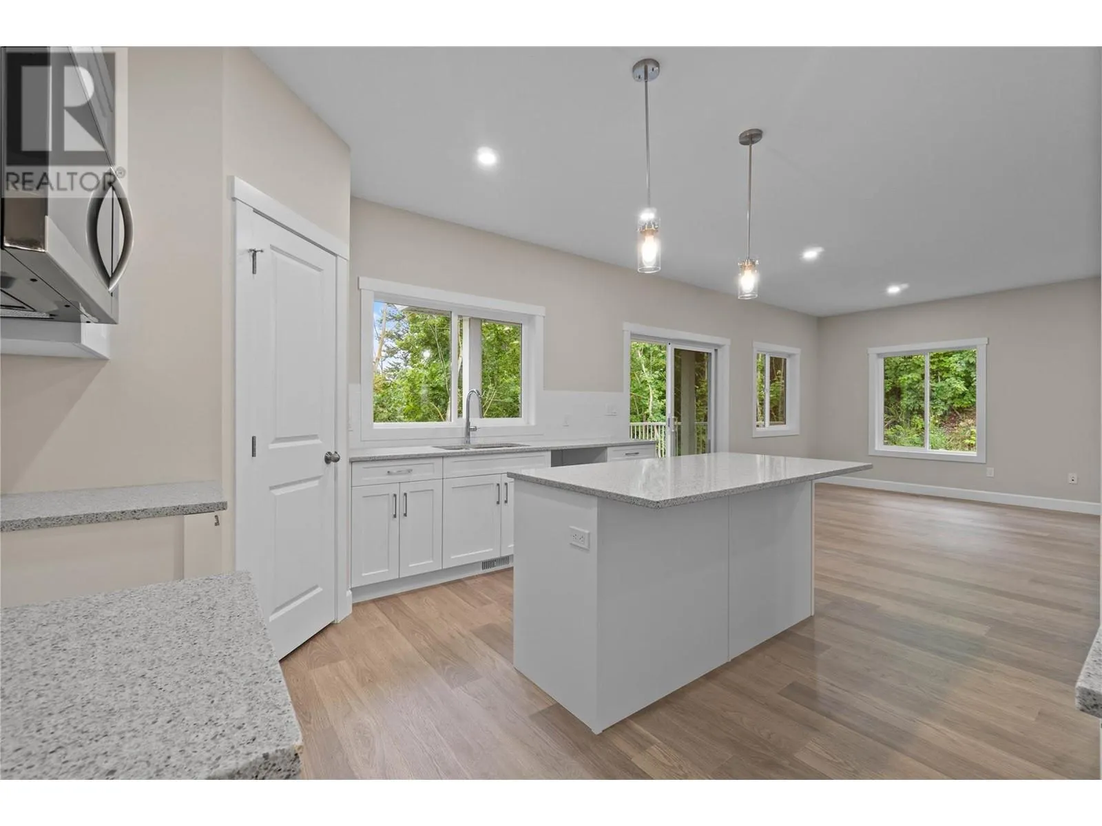 806 Cliff Avenue Unit# 104