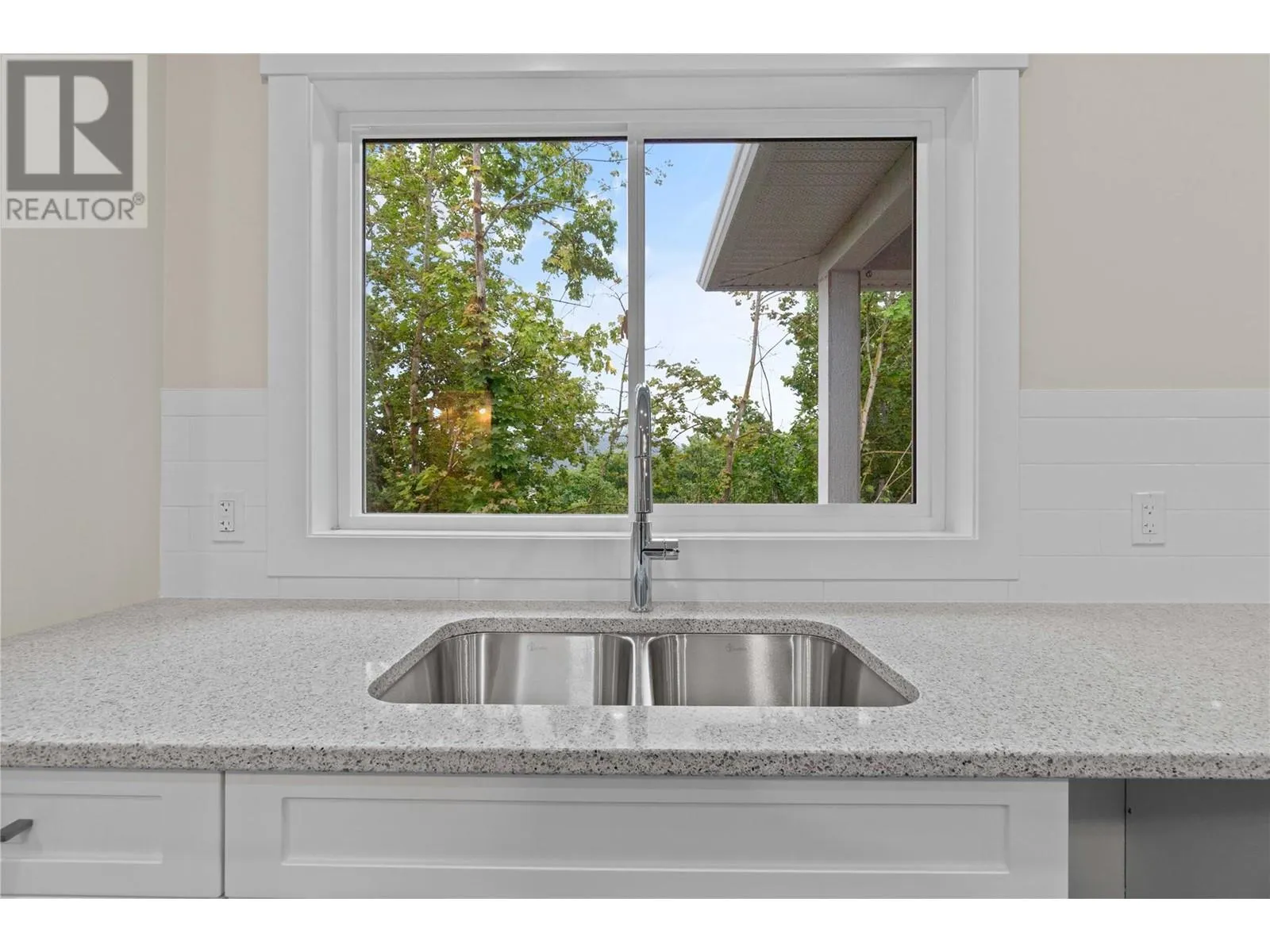 806 Cliff Avenue Unit# 104