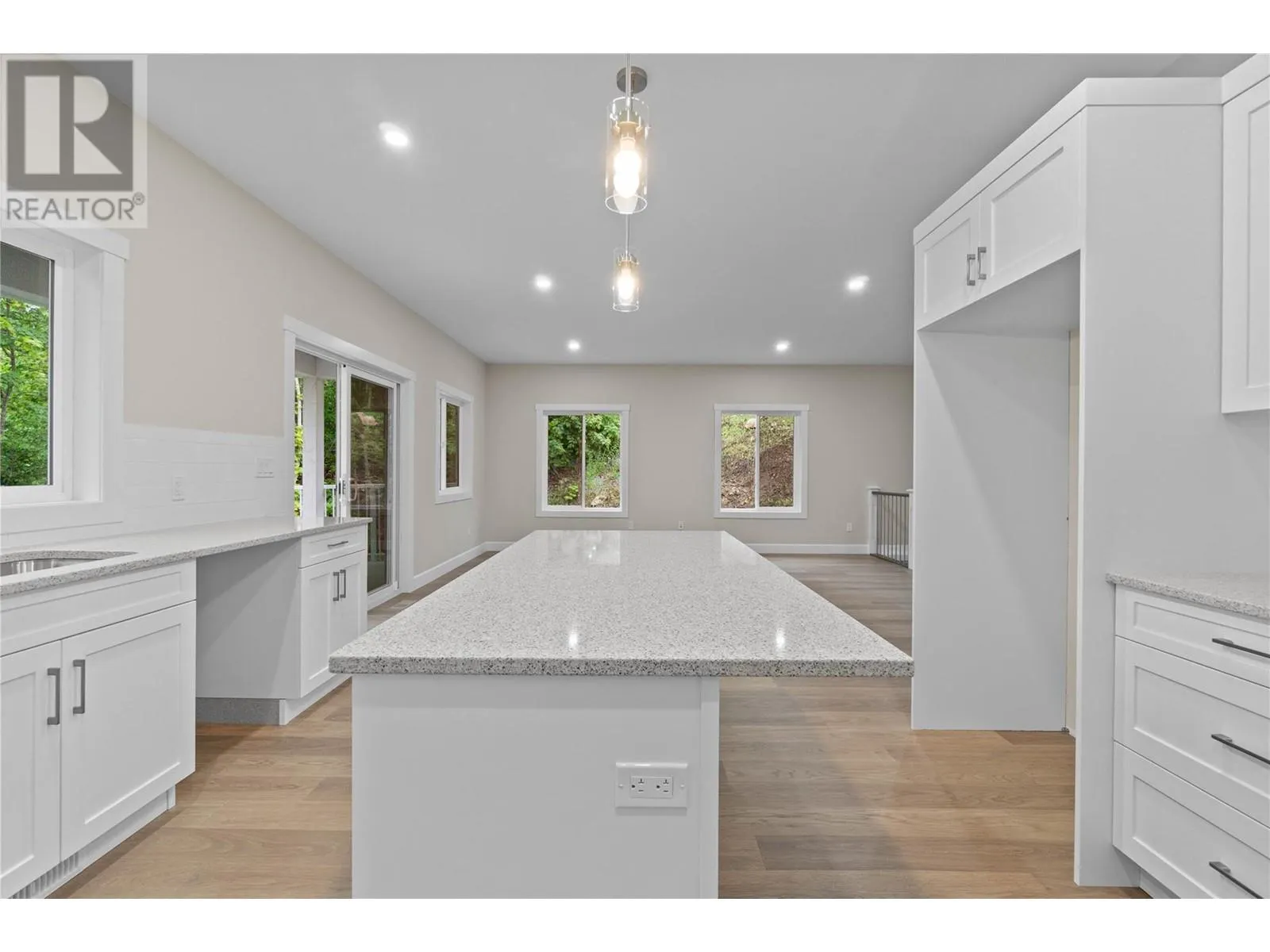 806 Cliff Avenue Unit# 104
