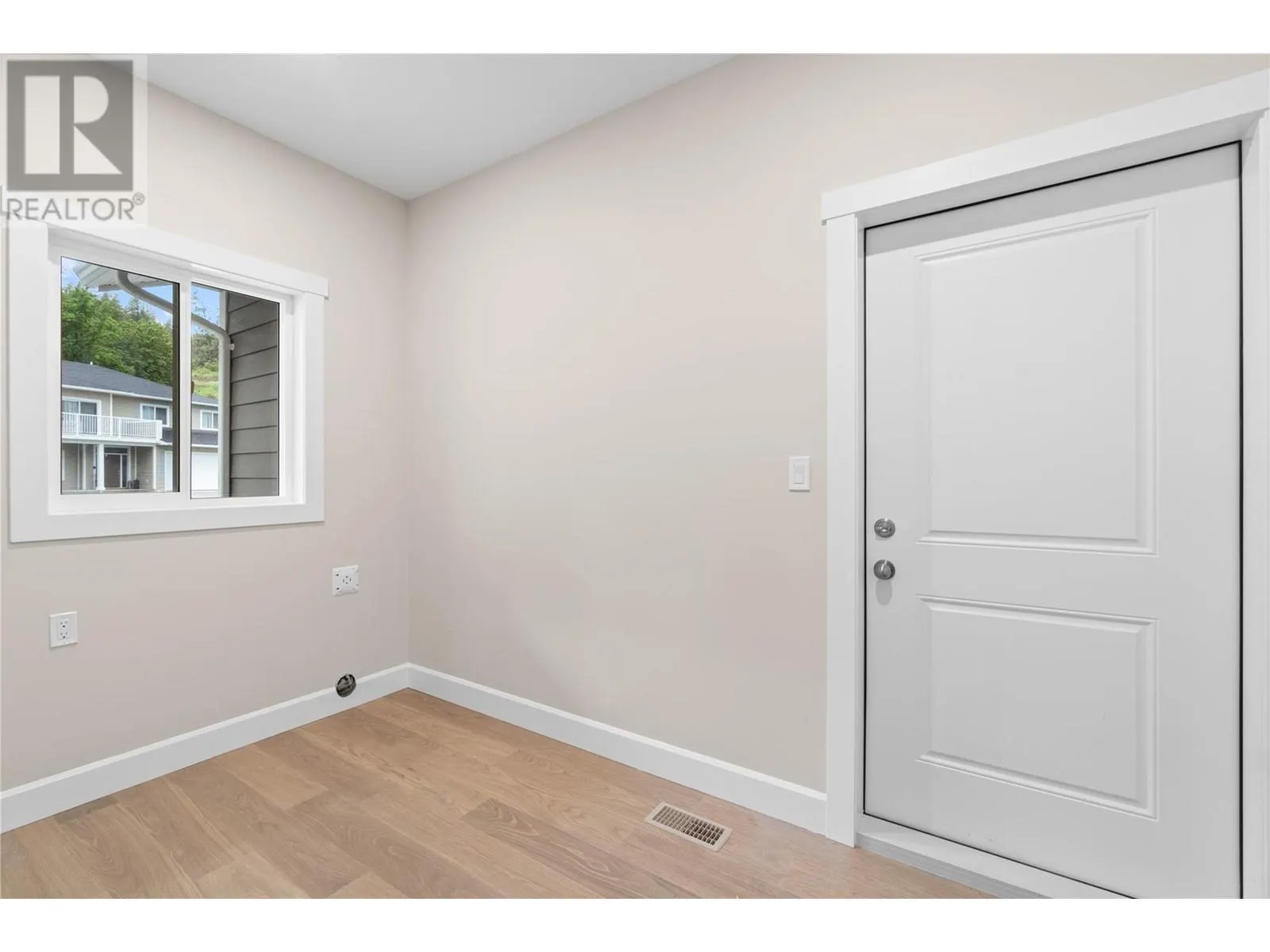 806 Cliff Avenue Unit# 104