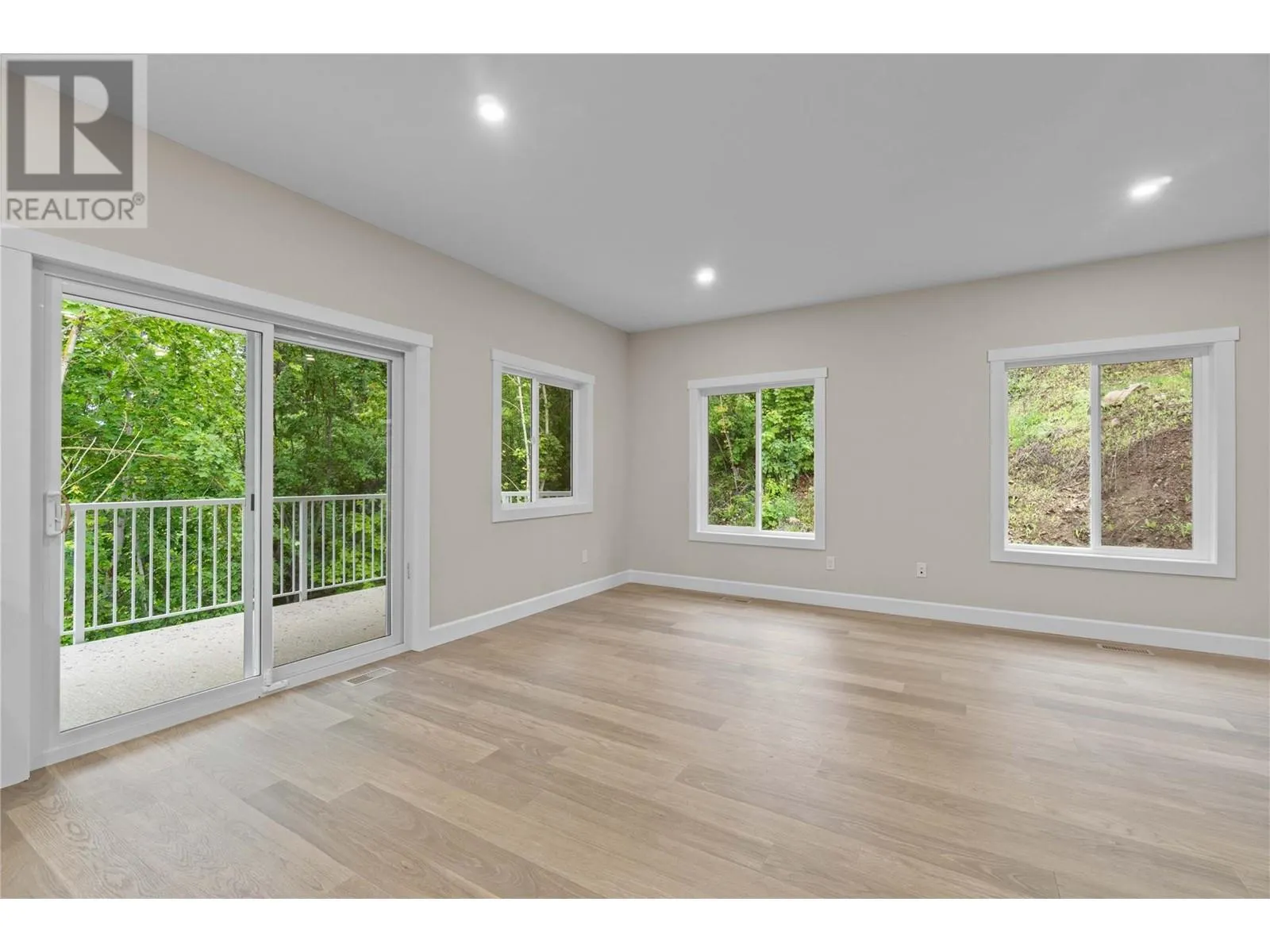 806 Cliff Avenue Unit# 104