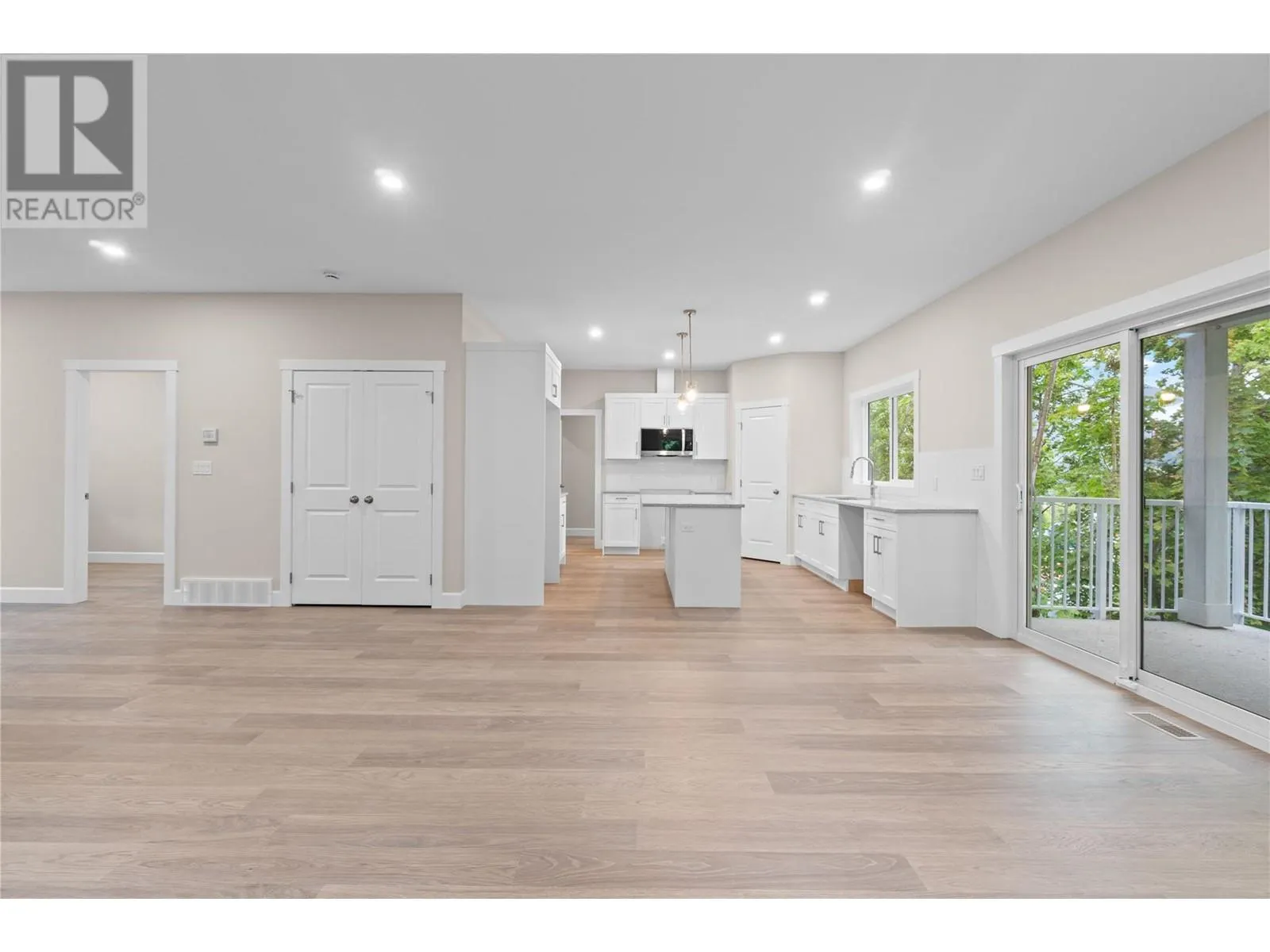 806 Cliff Avenue Unit# 104