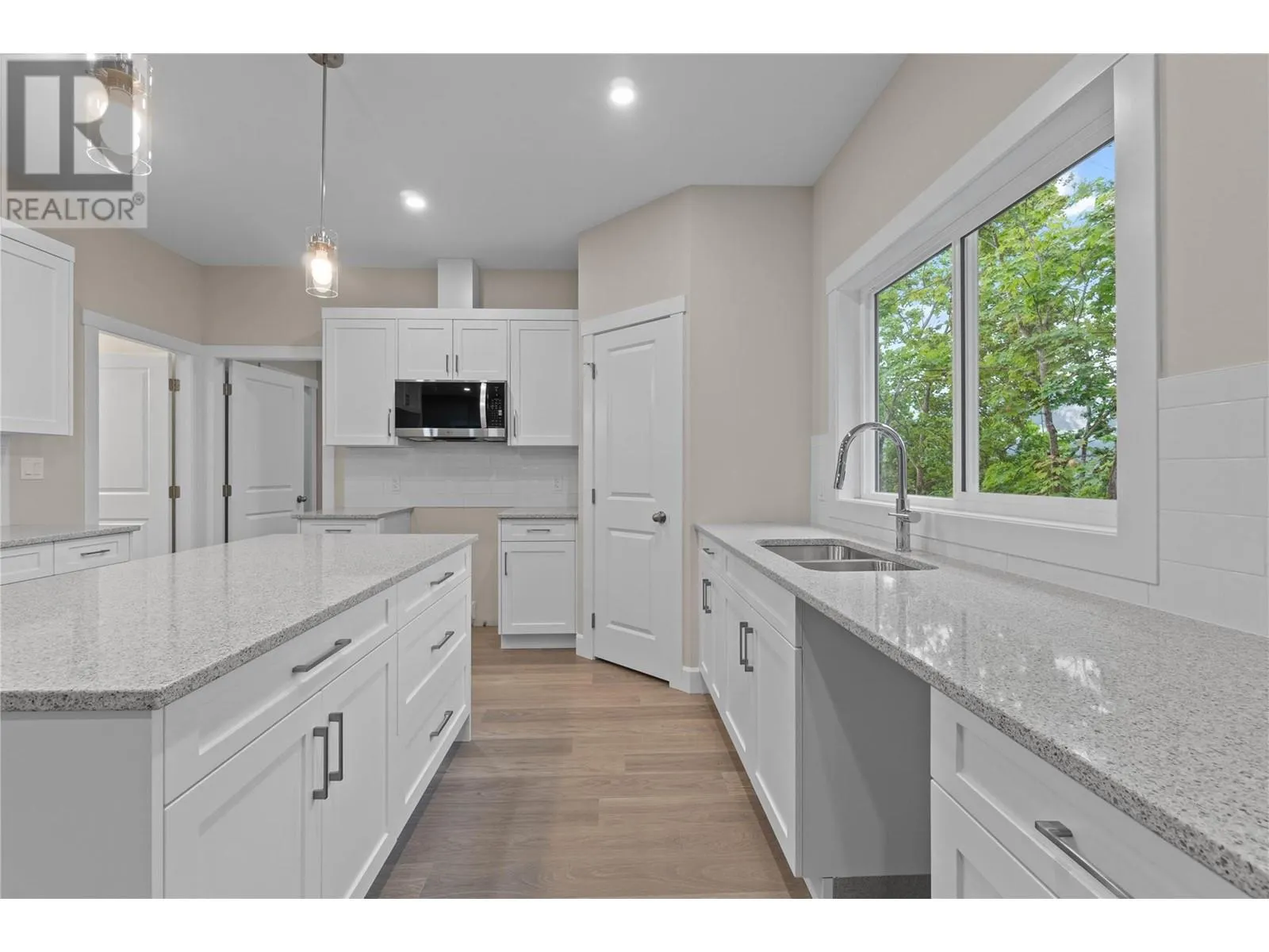 806 Cliff Avenue Unit# 104