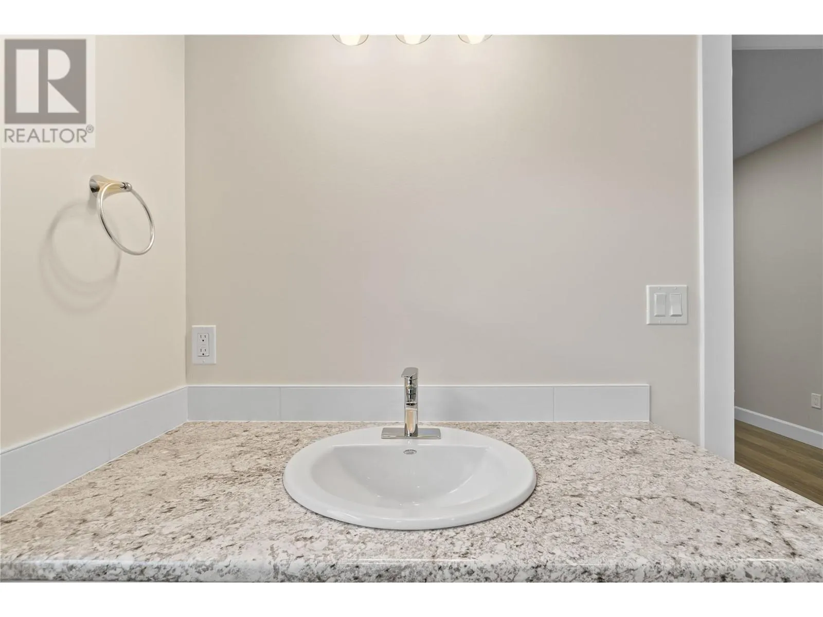 806 Cliff Avenue Unit# 104