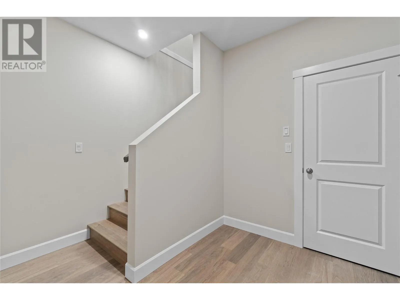 806 Cliff Avenue Unit# 104
