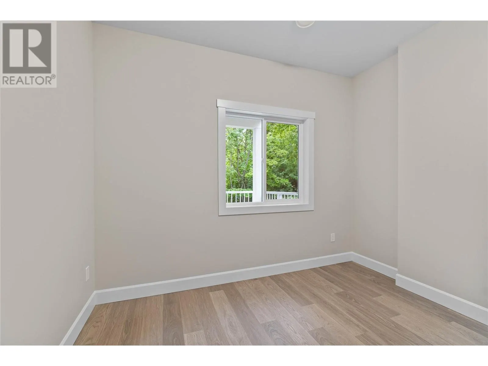 806 Cliff Avenue Unit# 104