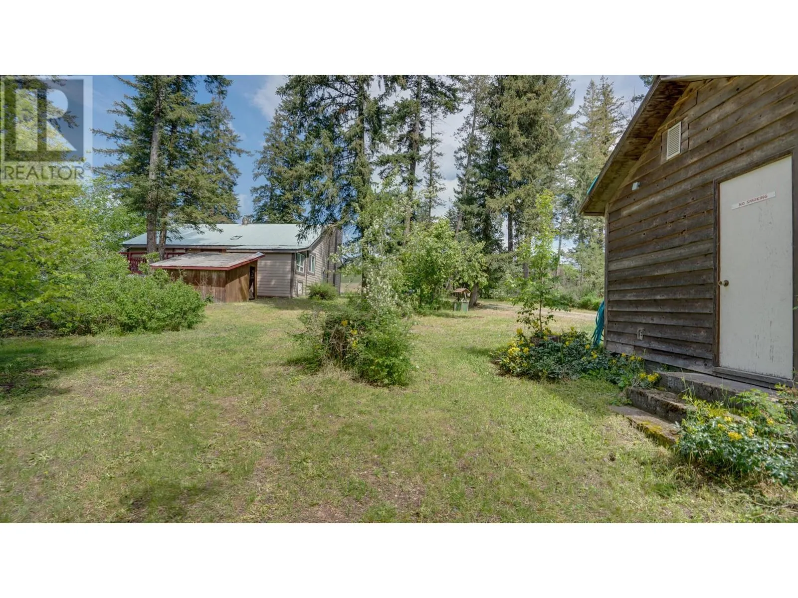 11 Gardom Lake Road
