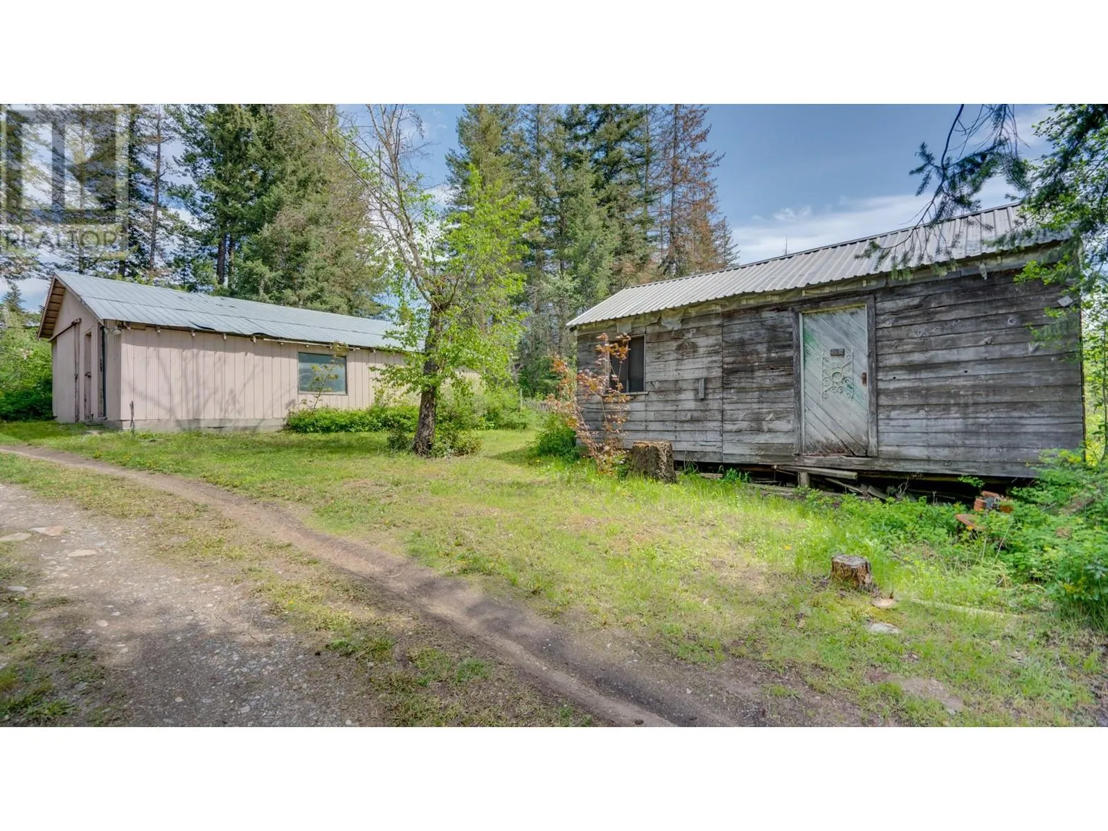 11 Gardom Lake Road