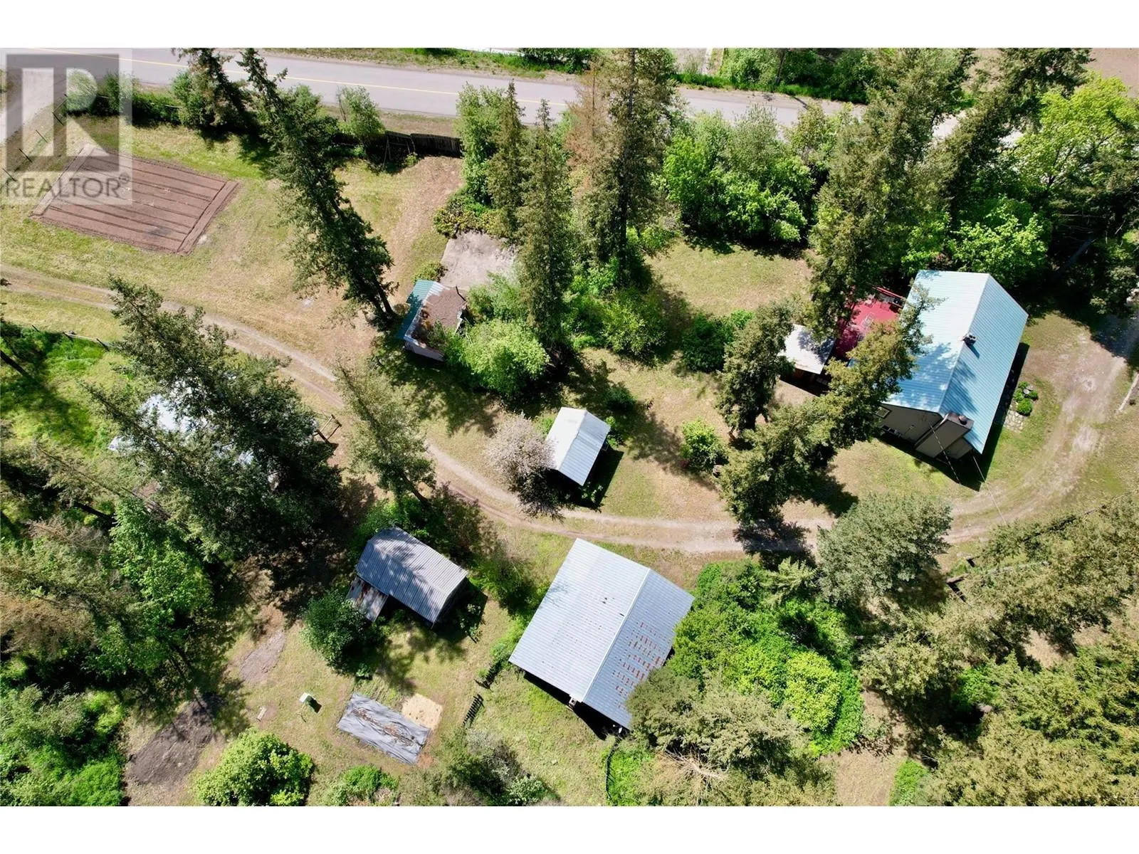 11 Gardom Lake Road