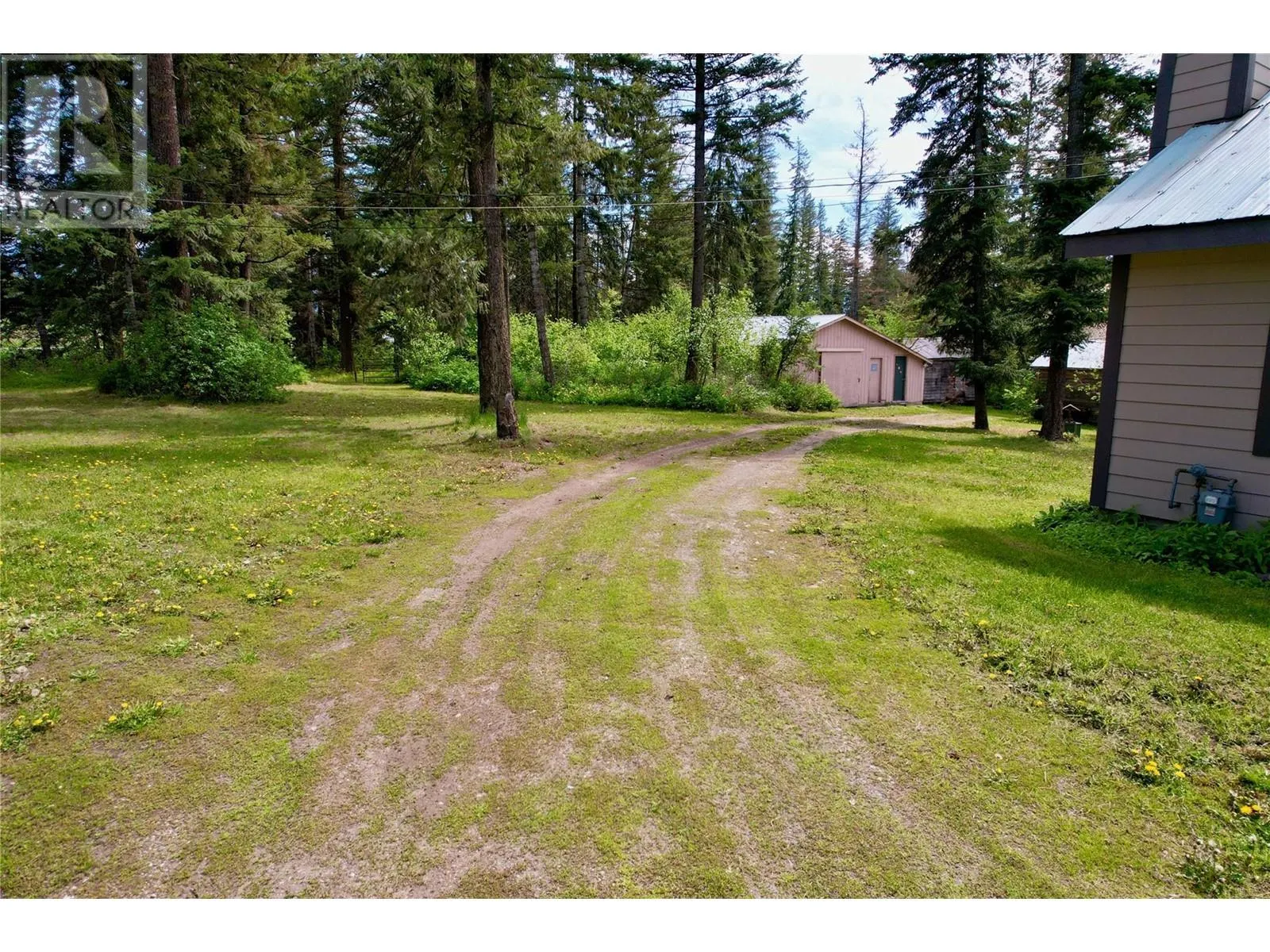 11 Gardom Lake Road