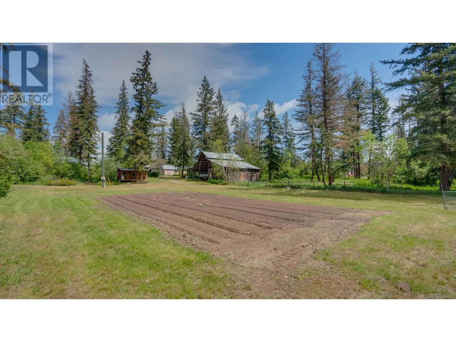 11 Gardom Lake Road