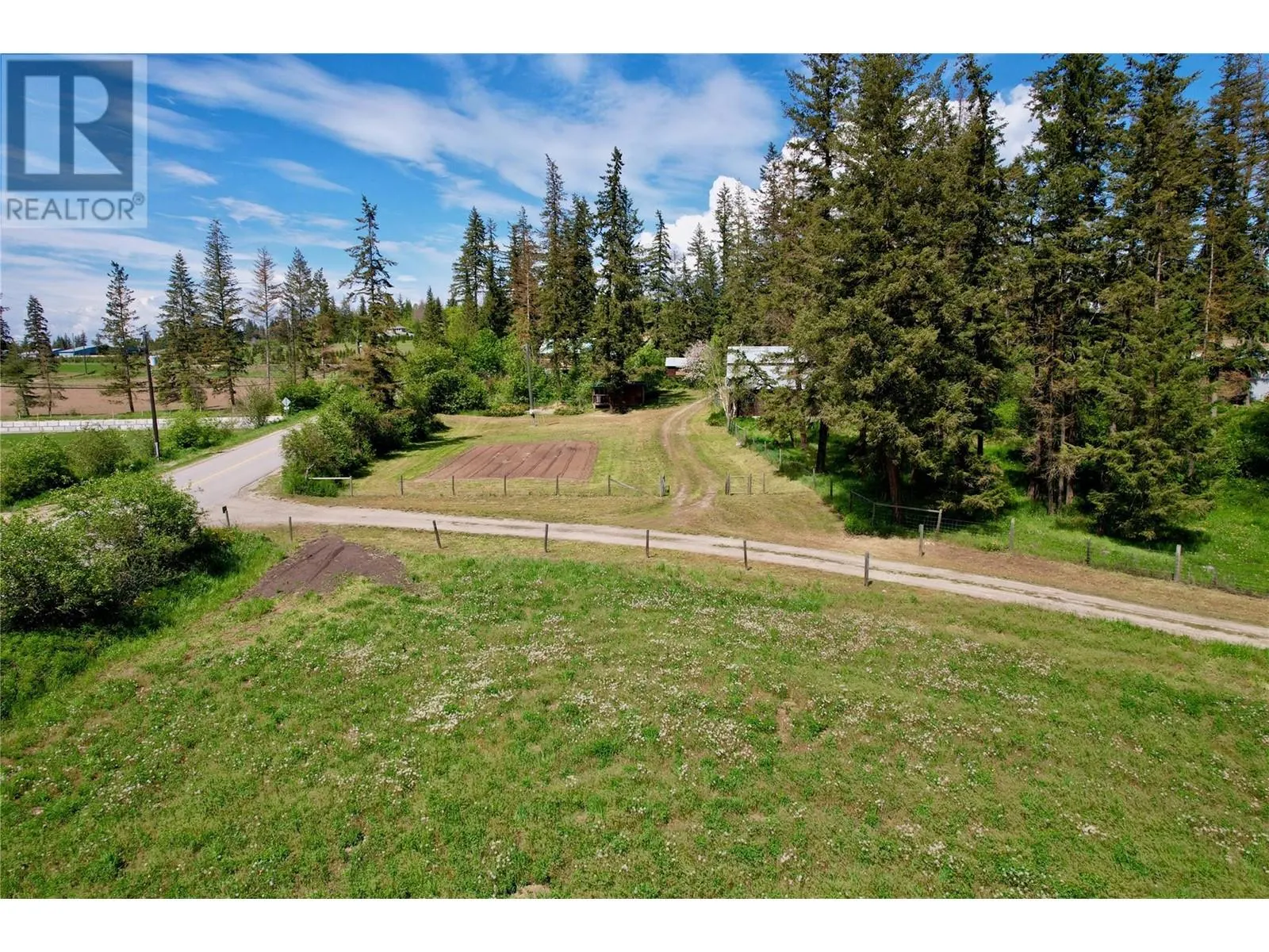 11 Gardom Lake Road