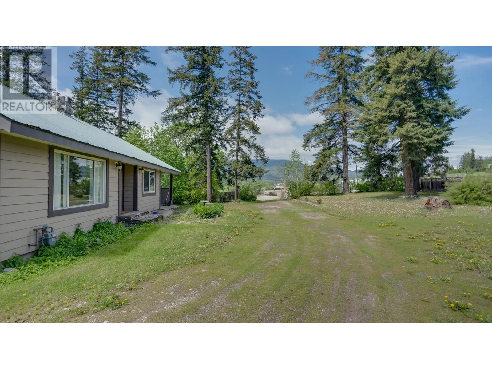 11 Gardom Lake Road