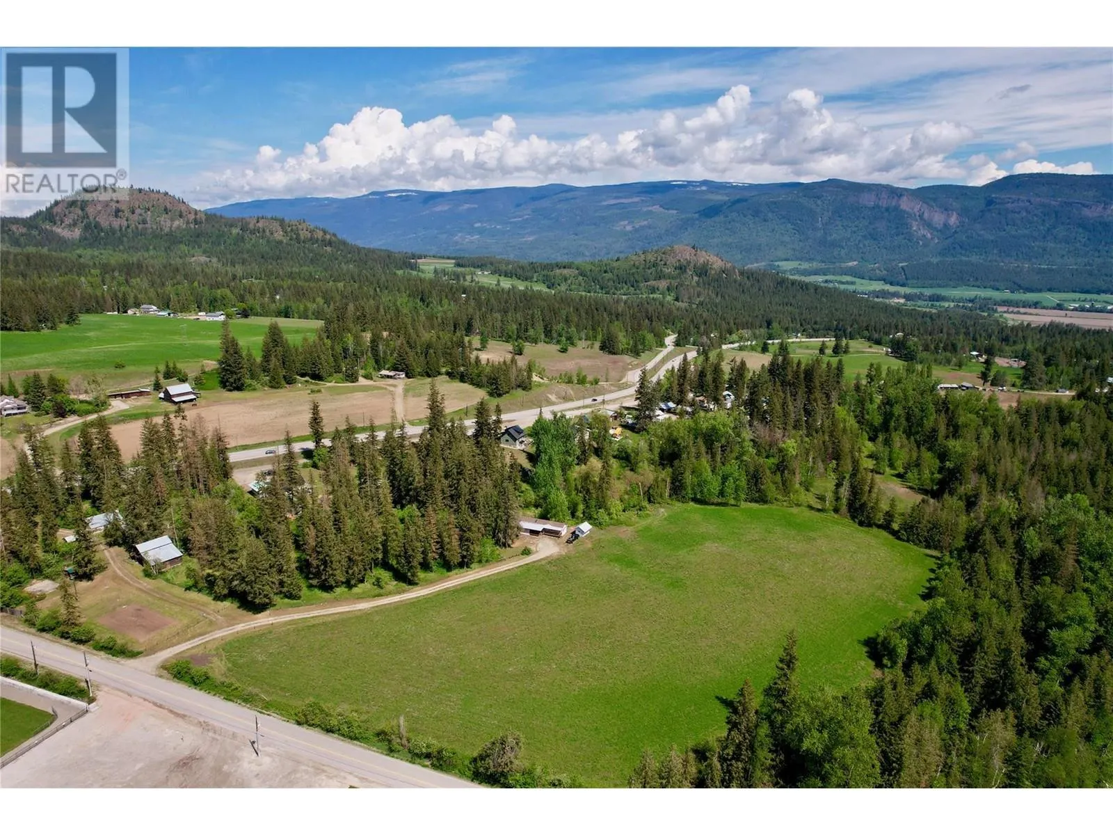 11 Gardom Lake Road