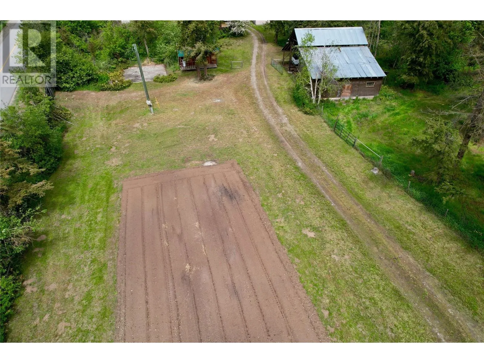11 Gardom Lake Road