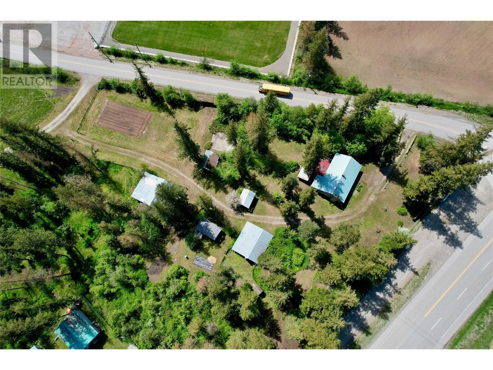 11 Gardom Lake Road