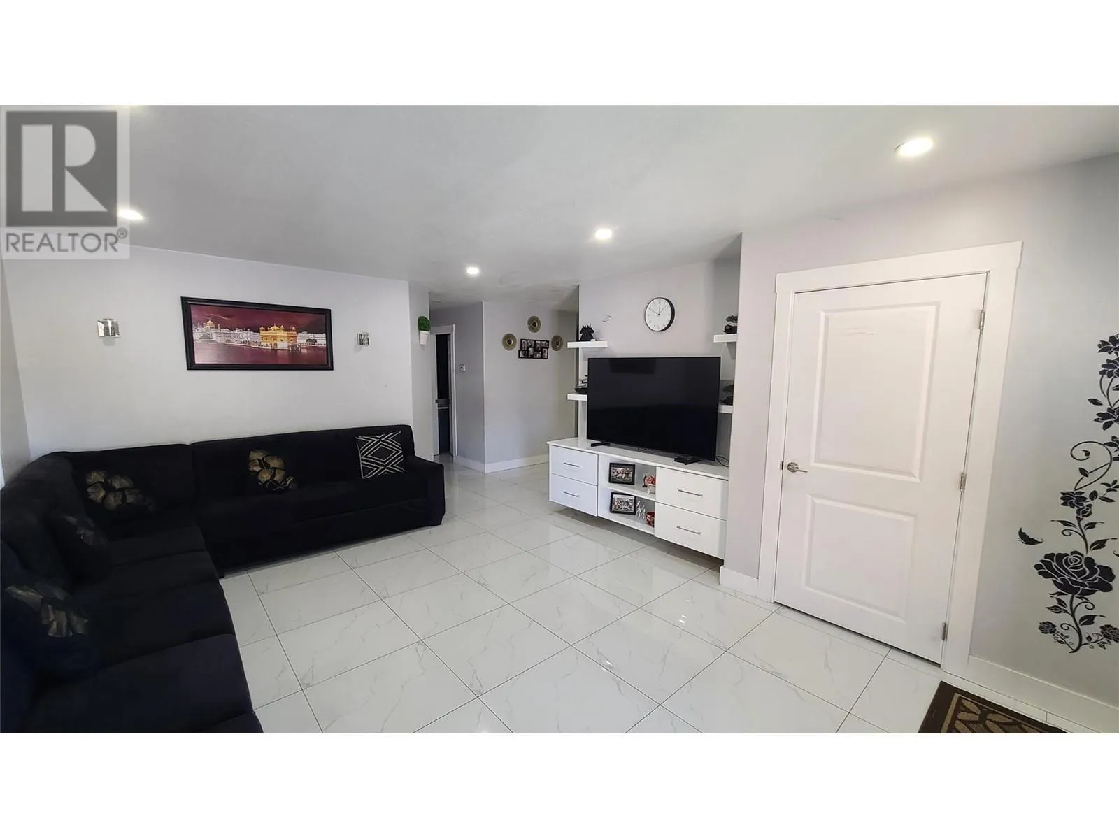 260 WILLOWS Place