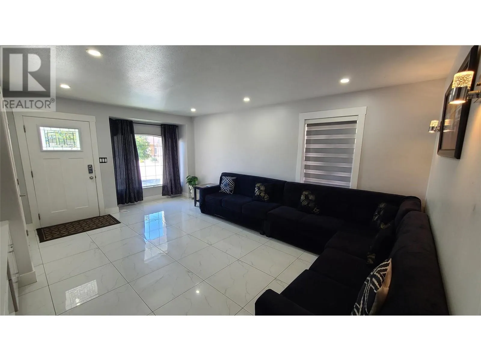 260 WILLOWS Place