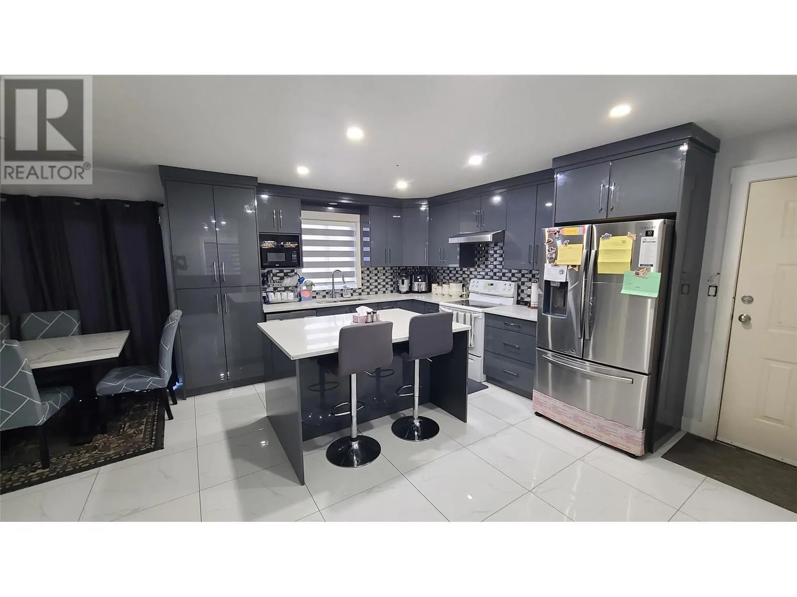 260 WILLOWS Place