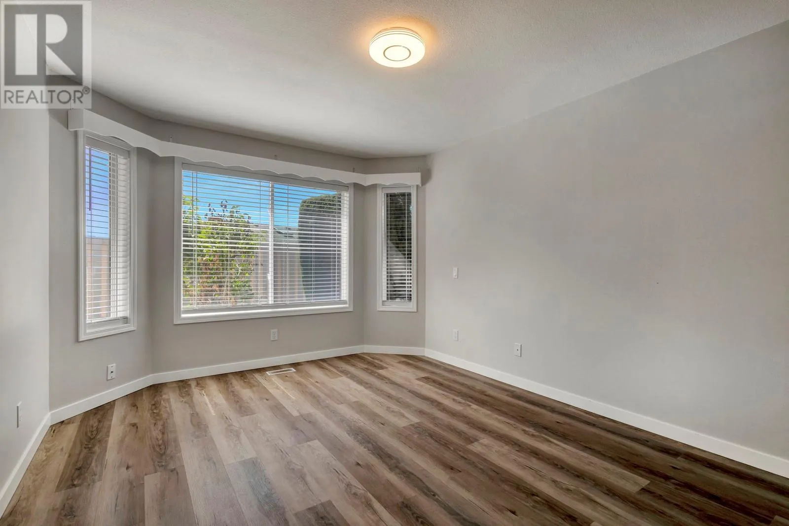 2250 Louie Drive Unit# 121