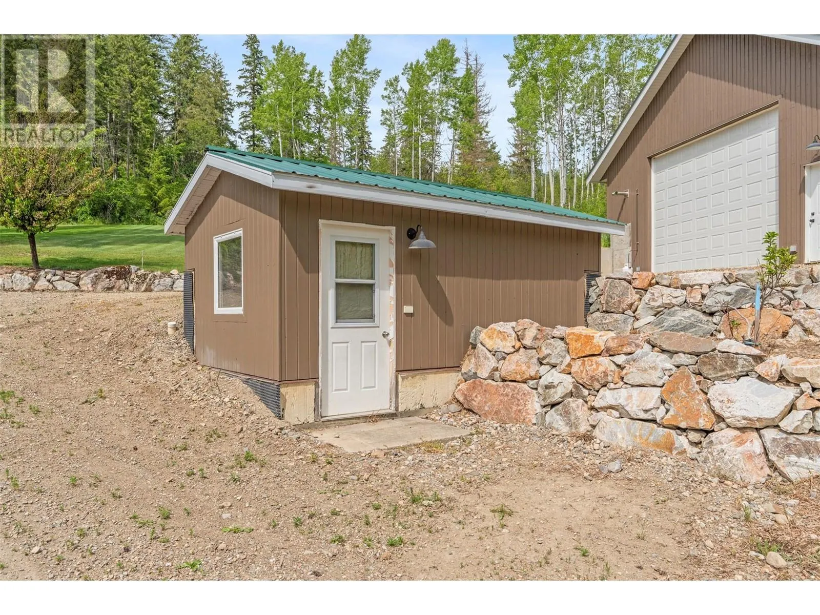 1099 Enderby Mabel Lake Road