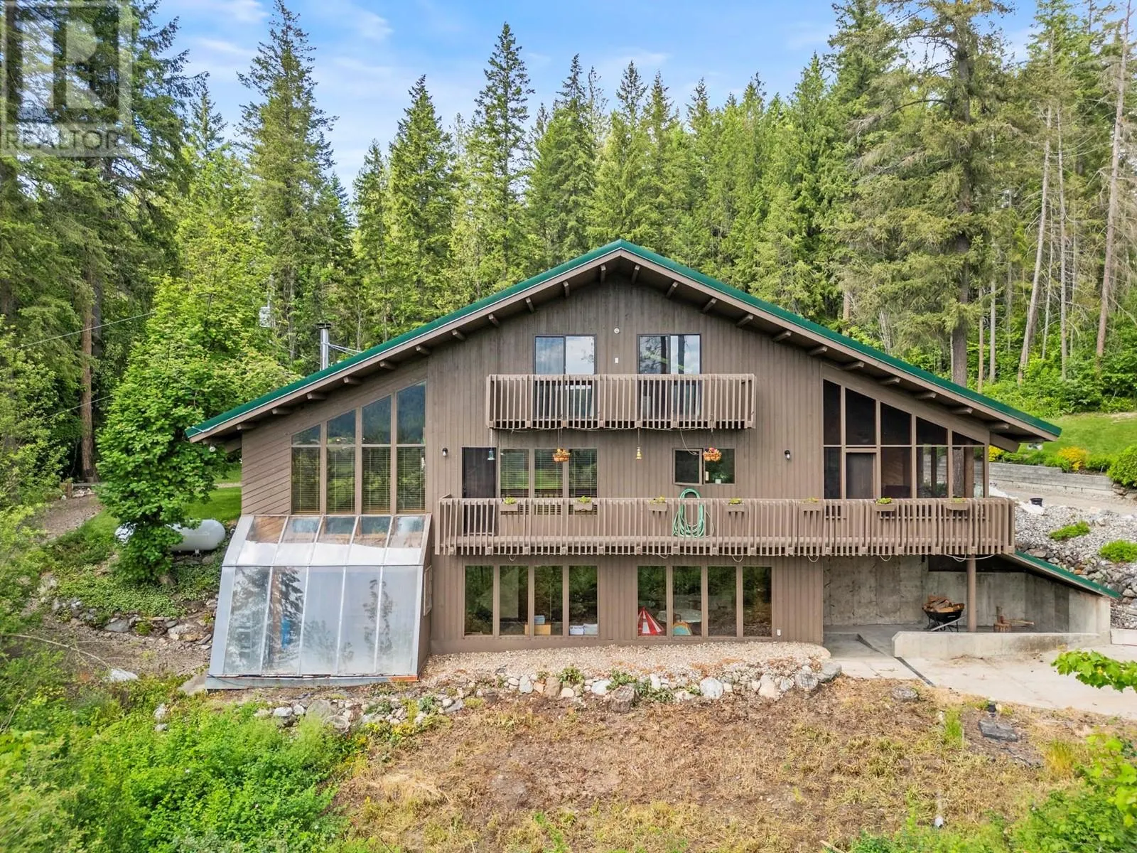 1099 Enderby Mabel Lake Road
