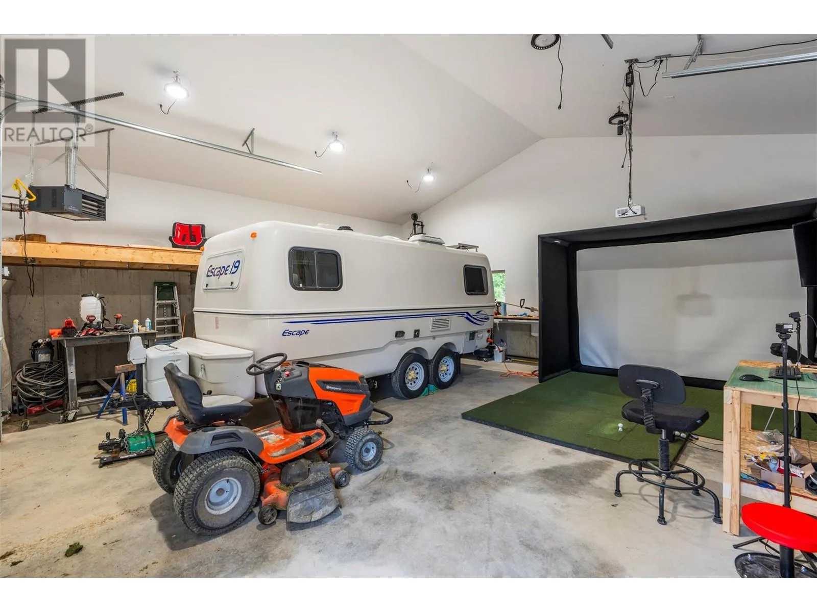 1099 Enderby Mabel Lake Road