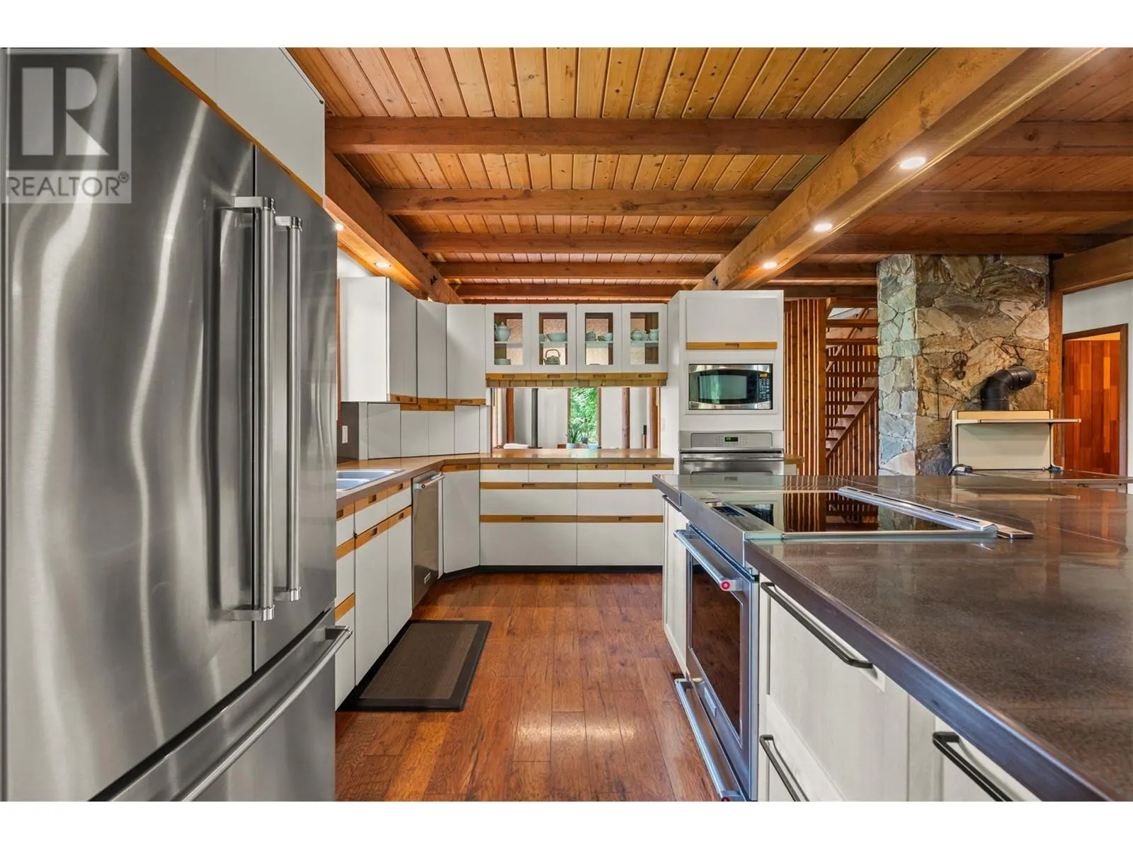 1099 Enderby Mabel Lake Road