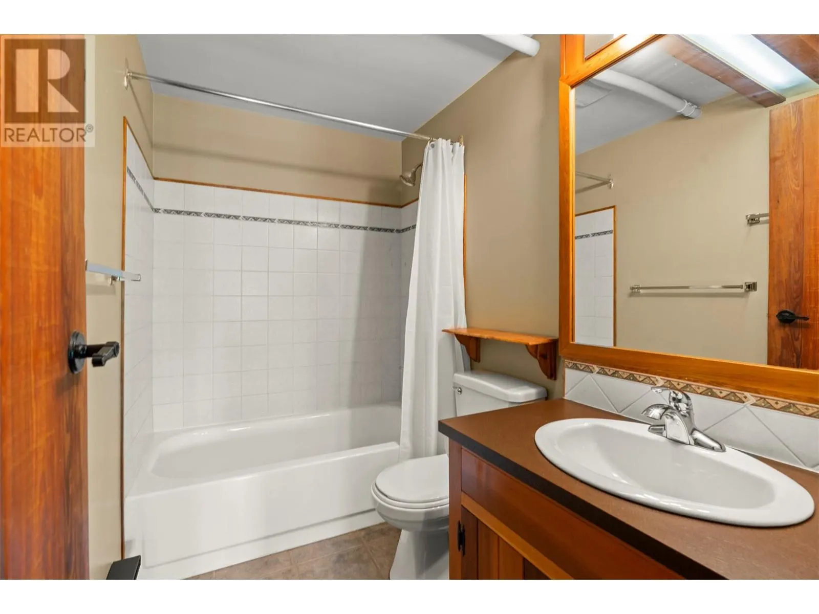 1099 Enderby Mabel Lake Road