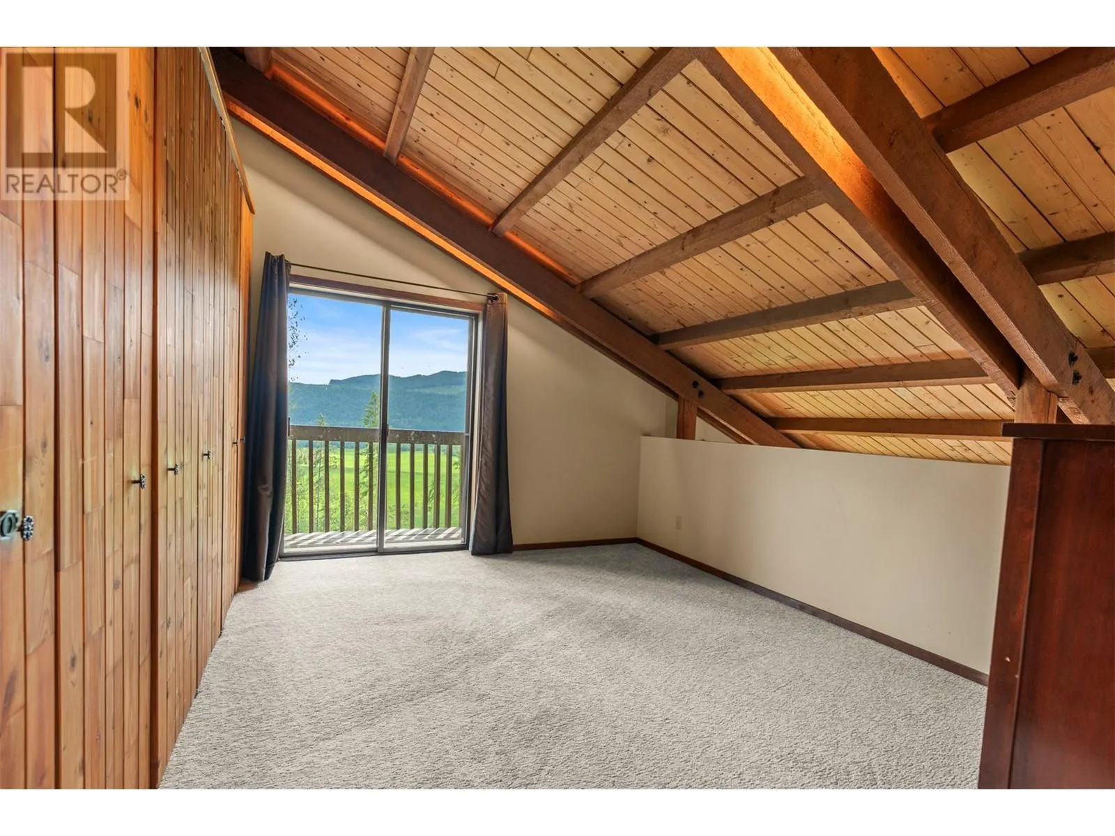 1099 Enderby Mabel Lake Road