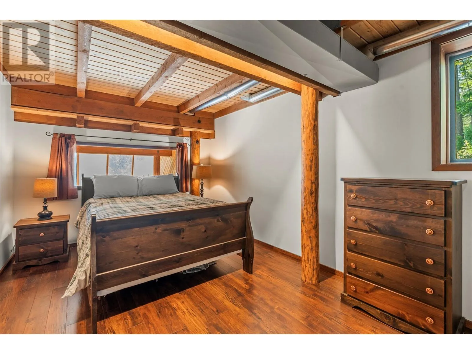 1099 Enderby Mabel Lake Road