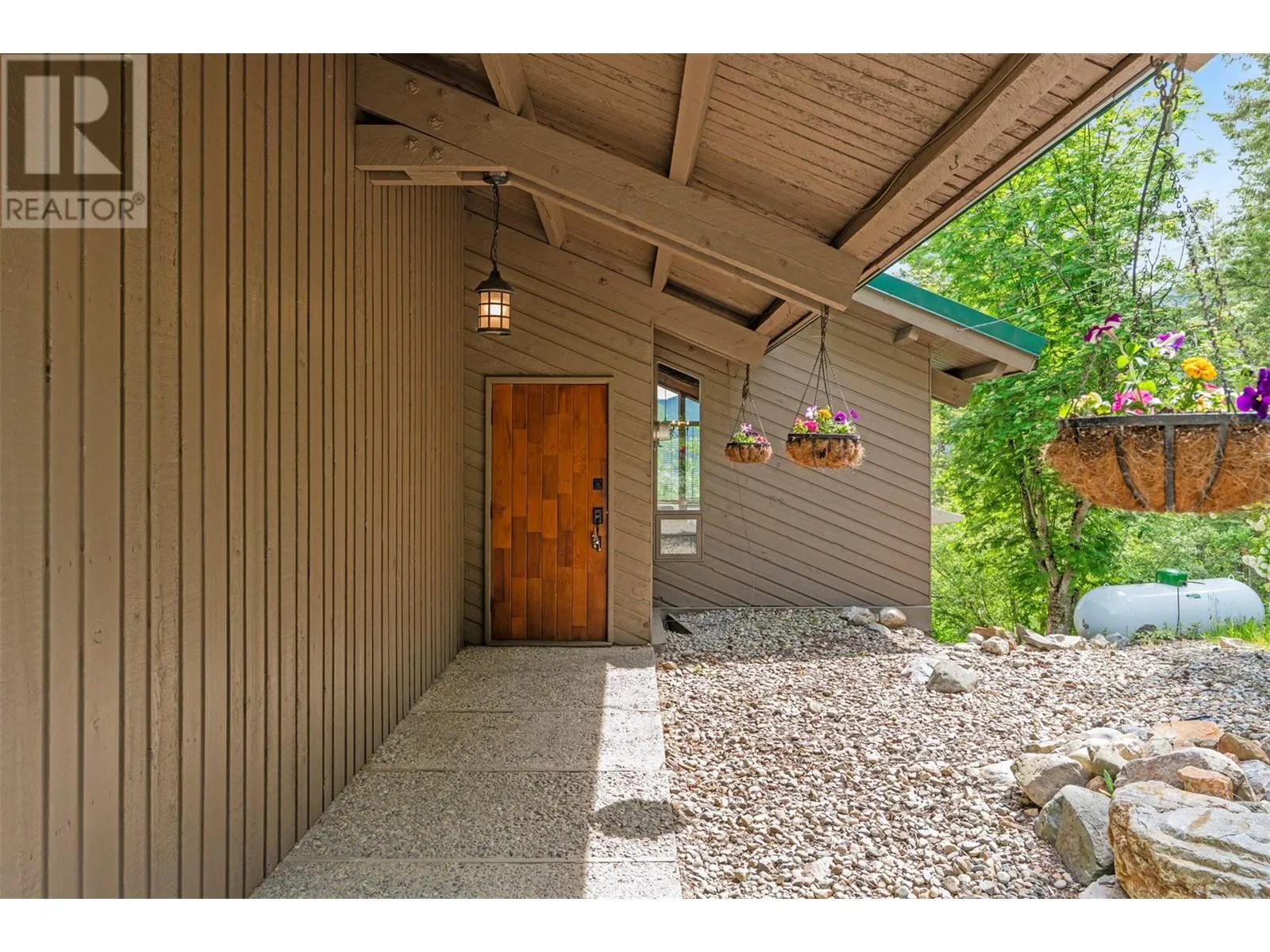 1099 Enderby Mabel Lake Road
